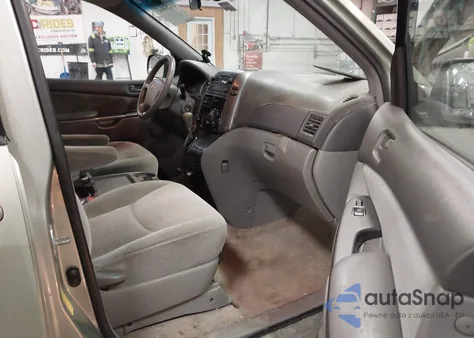 2010 Toyota Sienna Ce z USA, uszkodzony, nr VIN 5TDKK4CC9AS291709